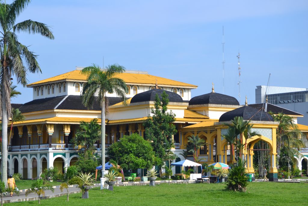 maimun maimoon palace attractions in medan